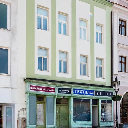 Velke Namesti